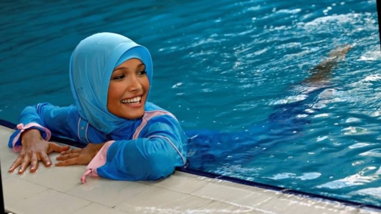 أفضل مايوهات وملابس بحر تناسب المرأة المحجبة روعة