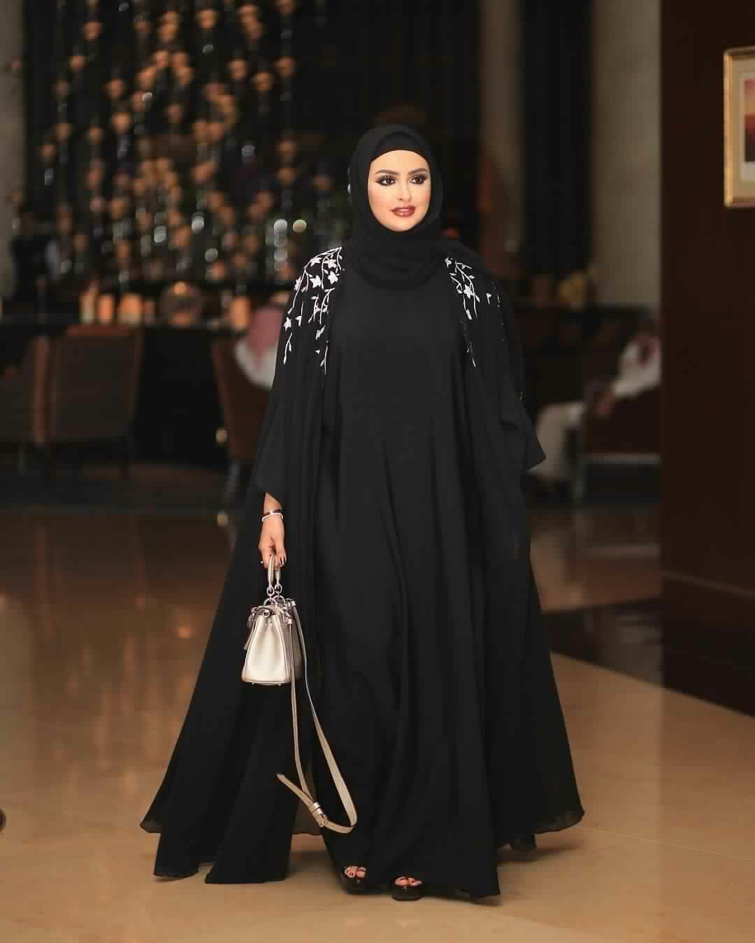 أجمل تصميمات للعبايات الخليجية لعام 2019 جديدة