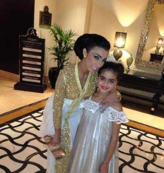 صور مميزة لأجمل فساتين الامهات مع أطفالها رائعة