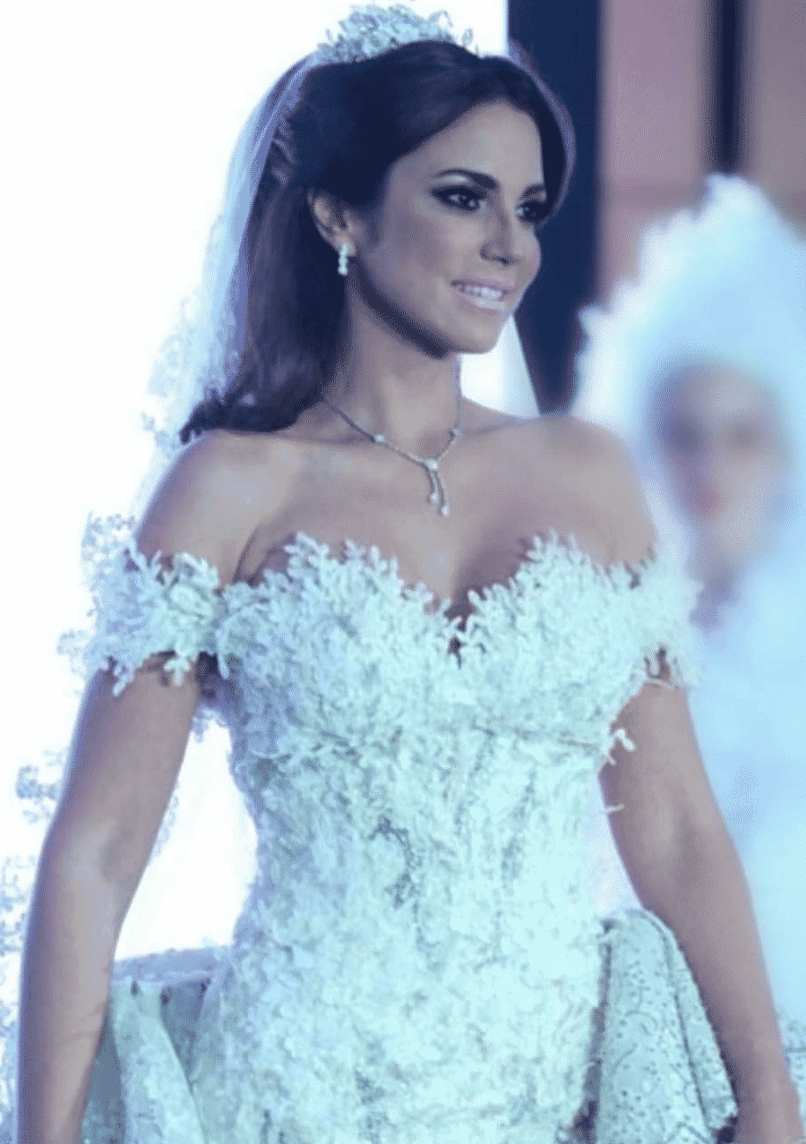 صور فساتين زفاف فنانات العرب 2018-2019 رائعة