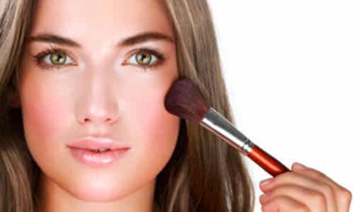 صور أفضل طريقة لوضع المكياج وأساسياته جميلة