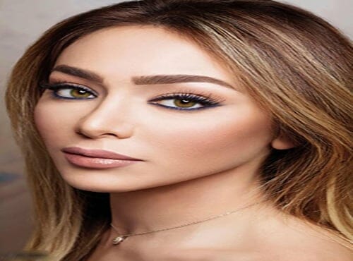 طريقة وضع المكياج خطوة بخطوة للمبتدئات