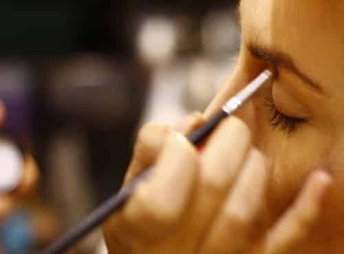 كيف أقوم بوضع المكياج لنفسى فى المنزل