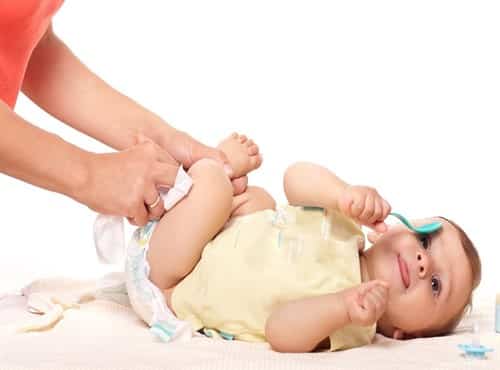 عدد مرات التبرز عند الأطفال الطبيعيين في الشهر الأول
