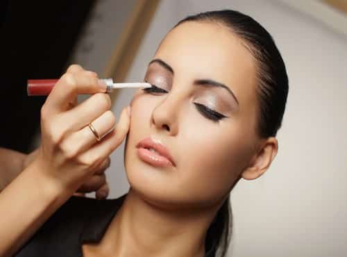 طريقه لوضع المكياج بالخطوات للمبتدئات
