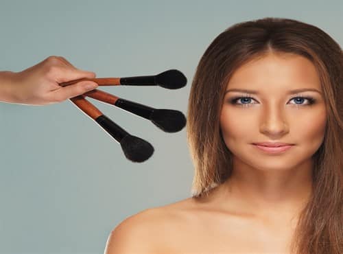 كيف أضع كريم الأساس بطريقة حديثة