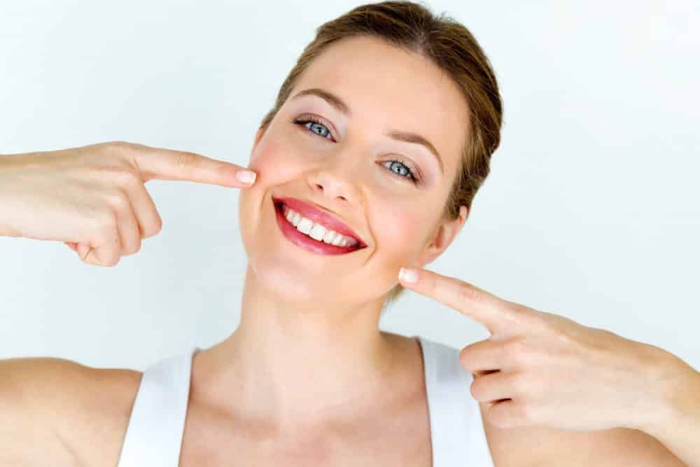 كيف يتم عمل غمازات الوجه